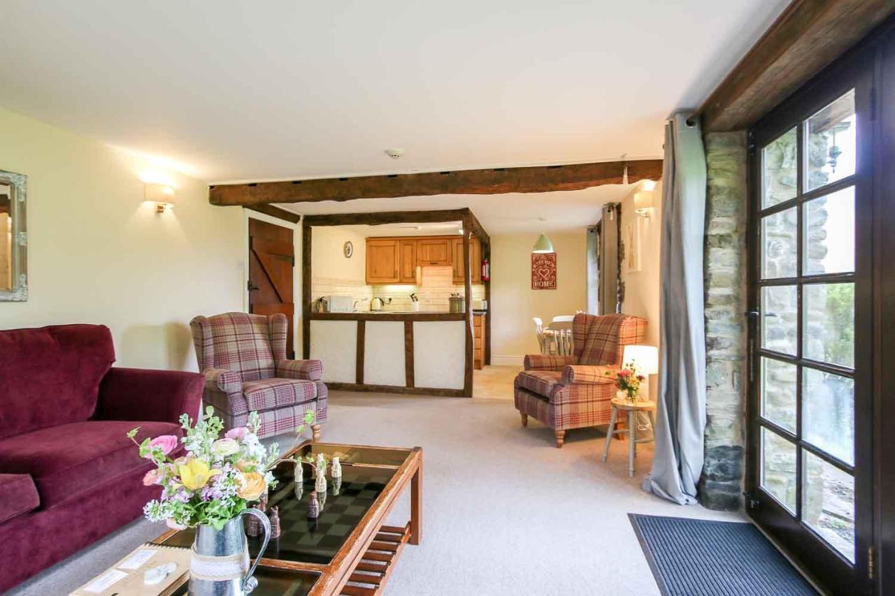 Lake Cottages At Cwm Chwefru Llanafan-fawr Kültér fotó